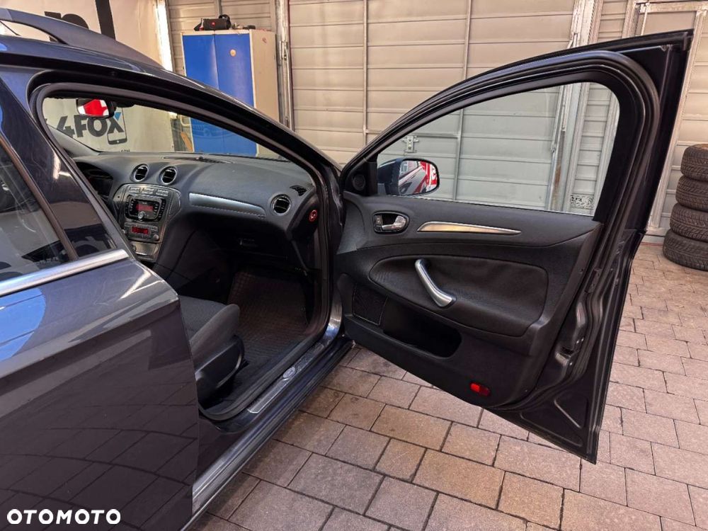 Ford Mondeo - 40