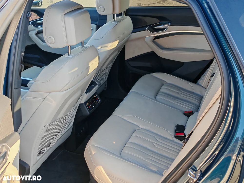 Audi e-tron 55 quattro advanced - 9