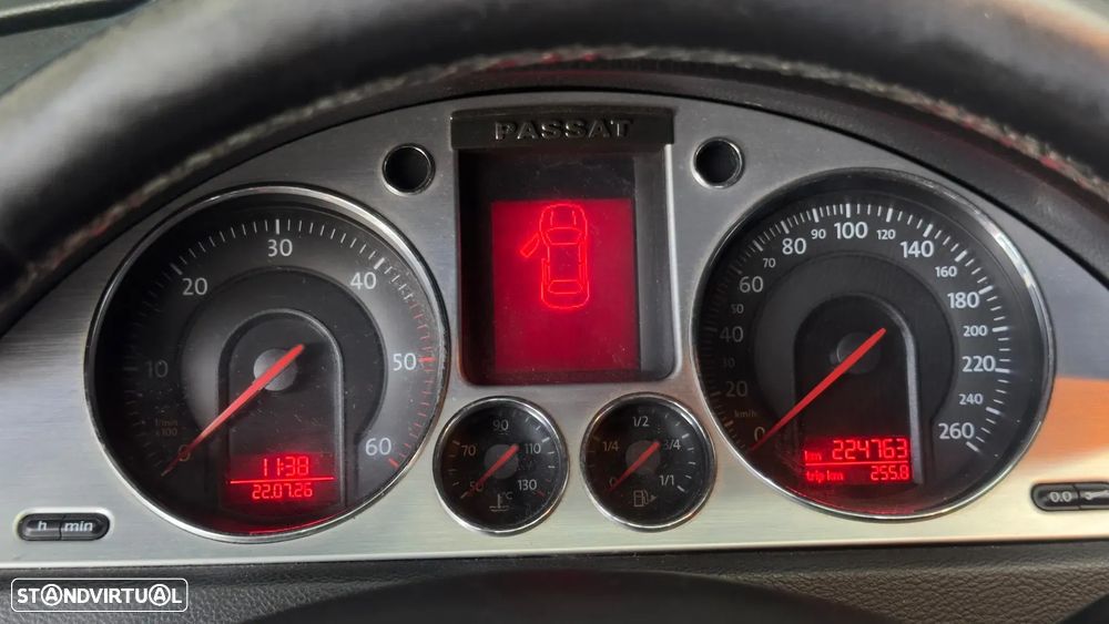 VW Passat Variant 2.0 TDI Highline - 22