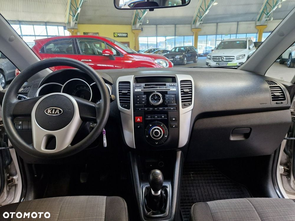Kia Venga - 18