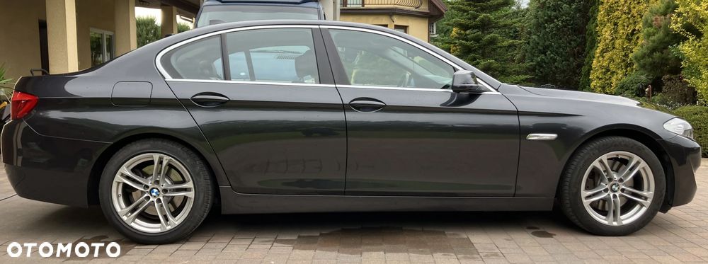 BMW Seria 5 528i xDrive - 4