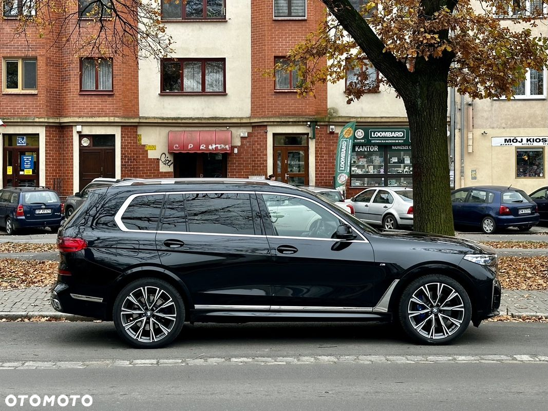 BMW X7 - 7