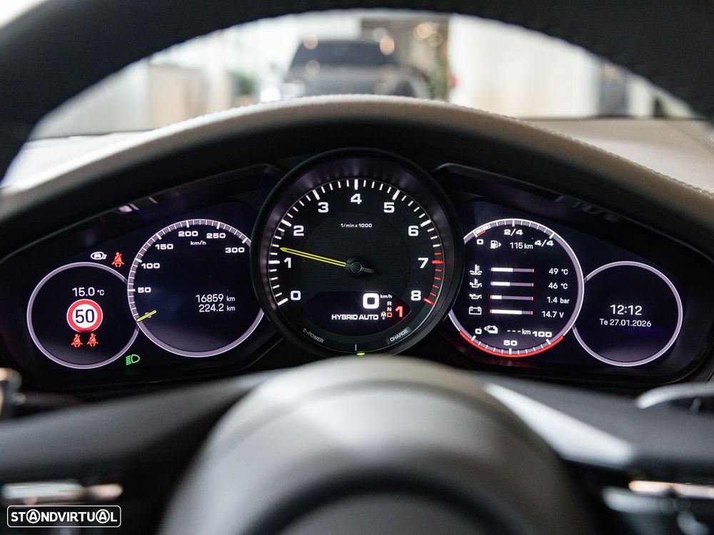 Porsche Panamera 4 E-Hybrid Platinum Edition - 24