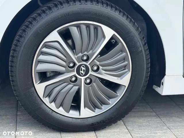 Hyundai IONIQ - 33