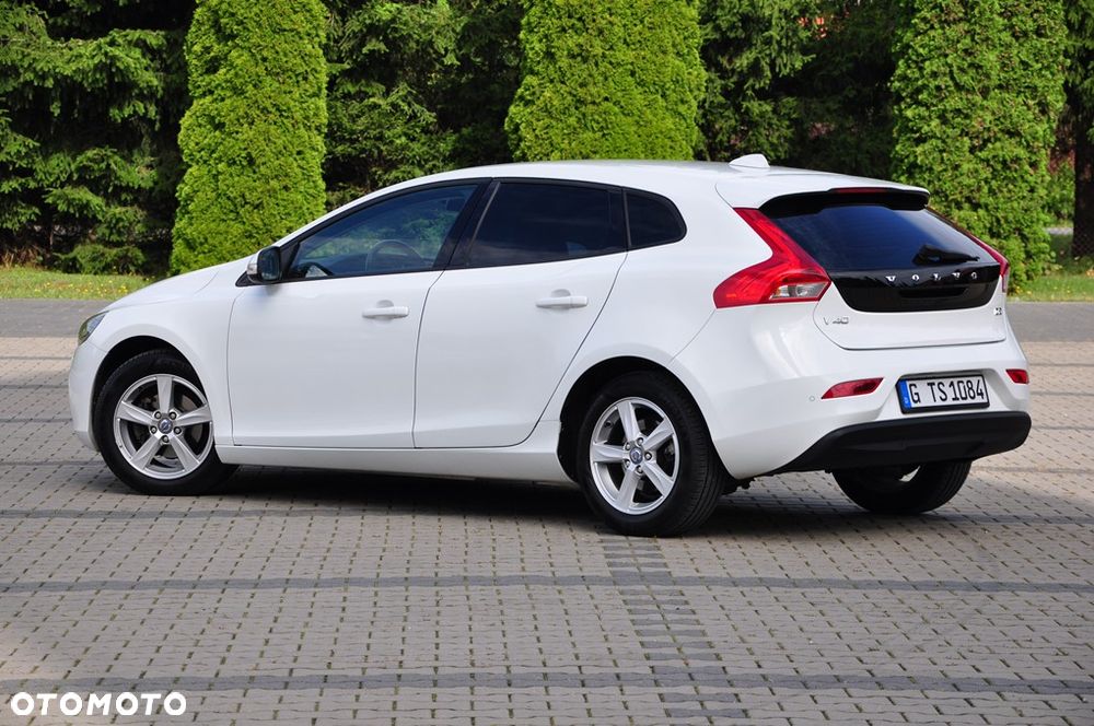 Volvo V40 D2 Momentum - 23