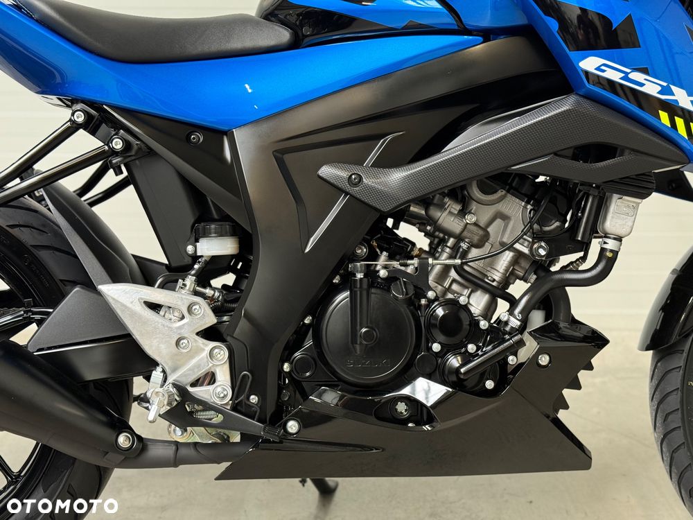 Suzuki GSX - 13