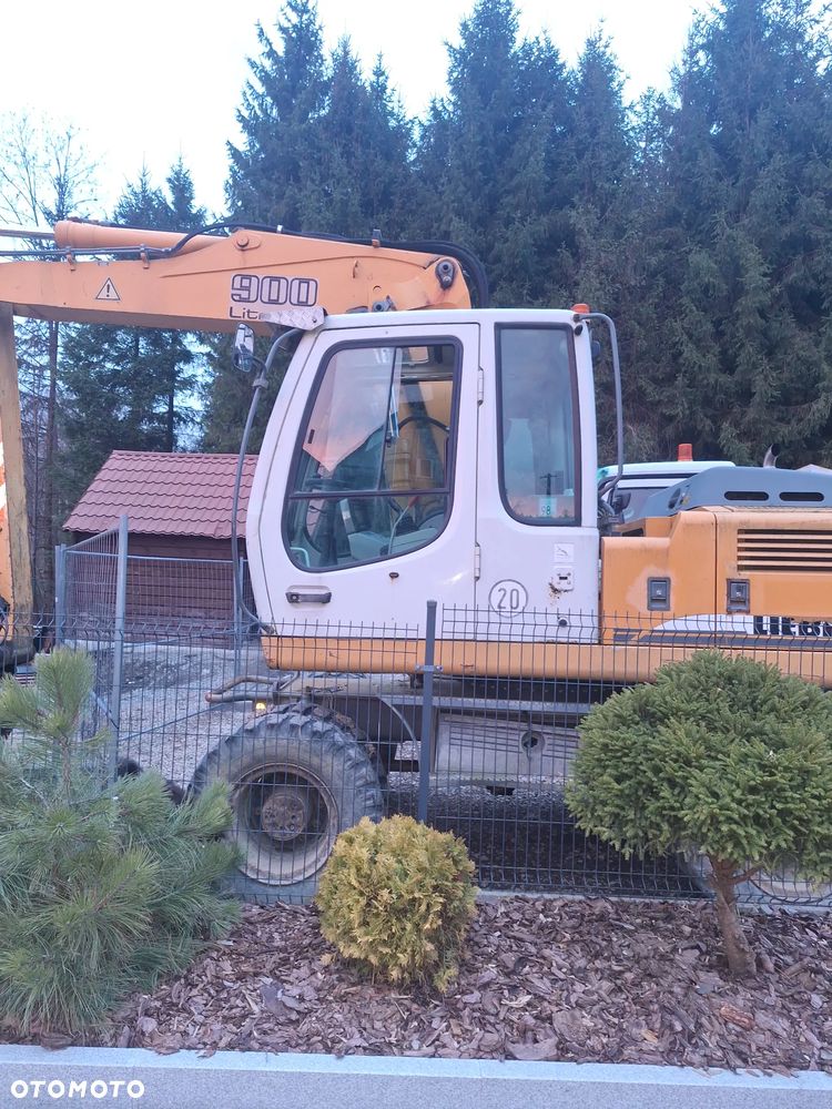 Liebherr 900 - 1