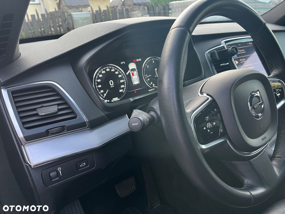 Volvo XC 90 - 8