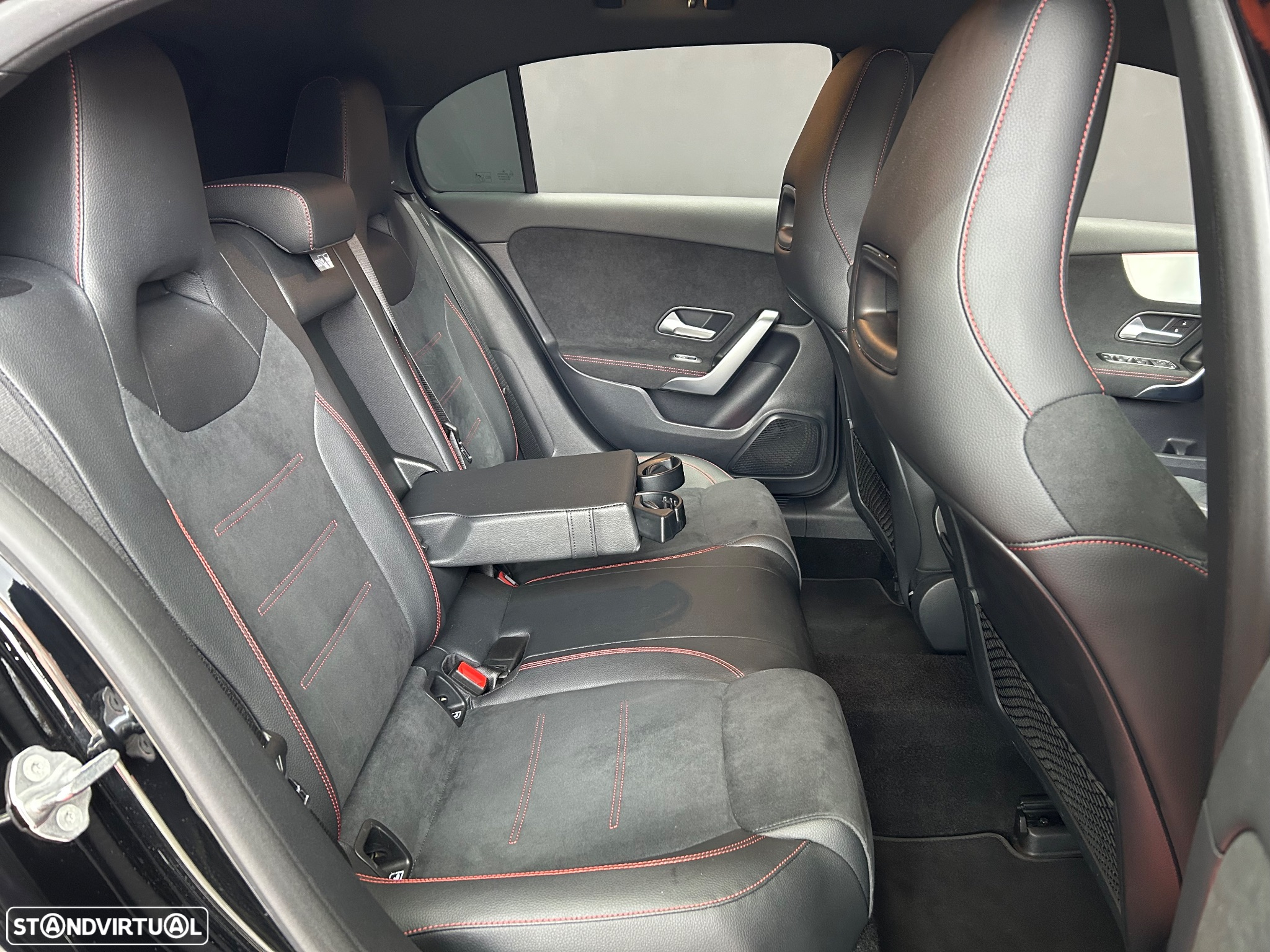 Mercedes-Benz A 250 e AMG Line - 37
