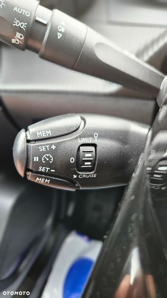 Peugeot 2008 Benzin 100 Style - 37
