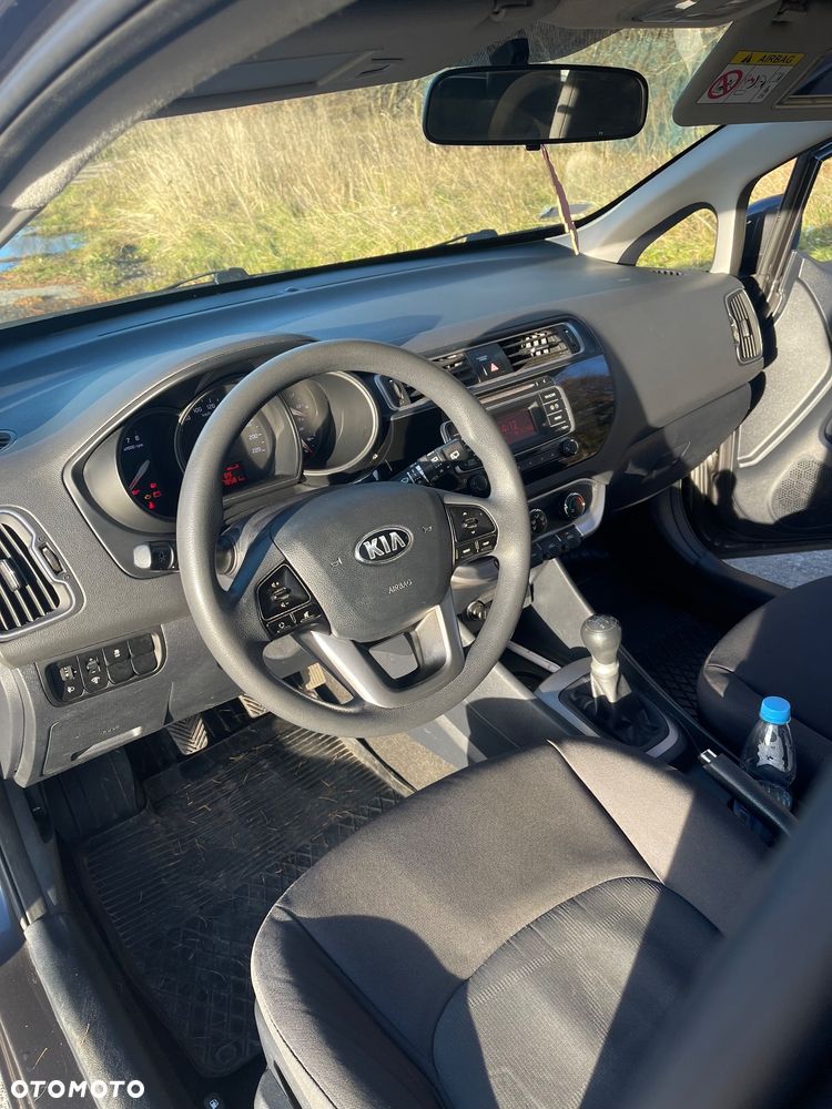 Kia Rio 1.2 Attract - 5