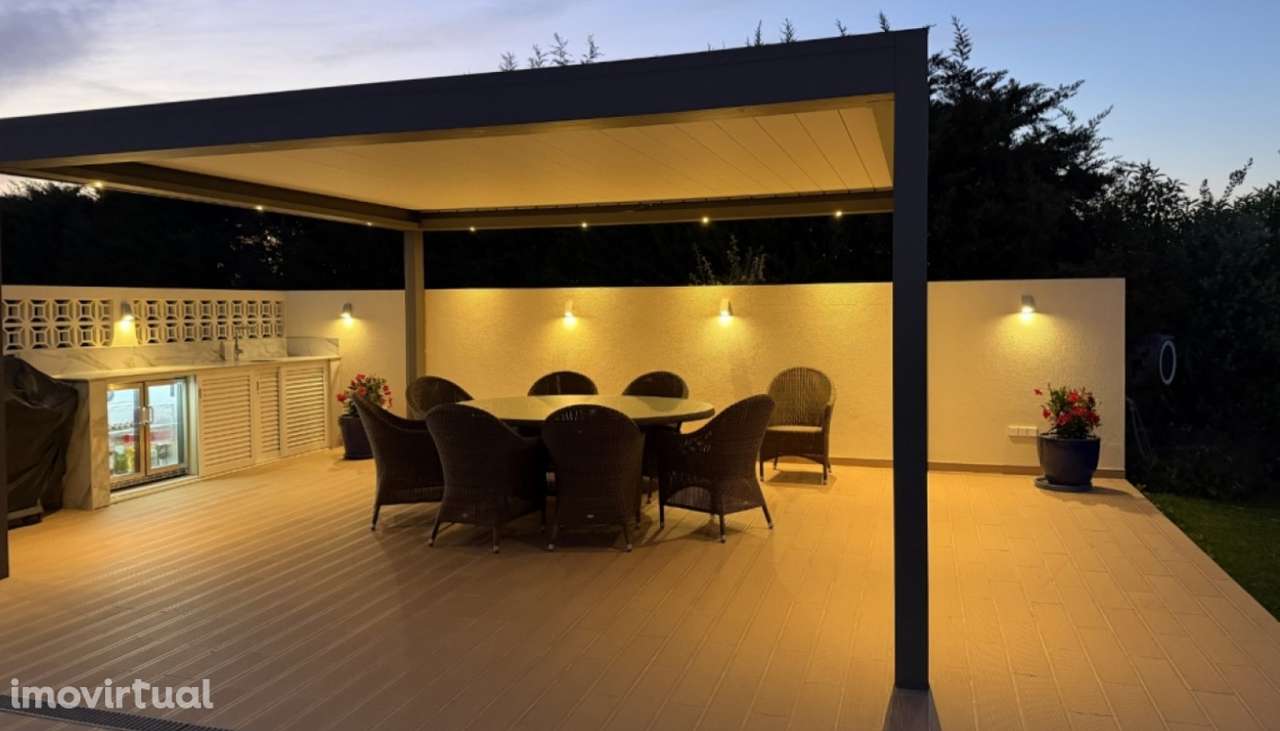 Magnífica moradia V5, com piscina, à venda na Guia, Algarve - Grande imagem: 2/34