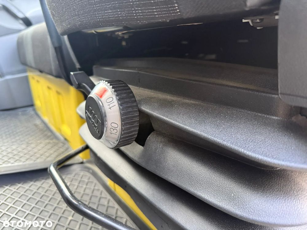 Mercedes-Benz Sprinter - 12