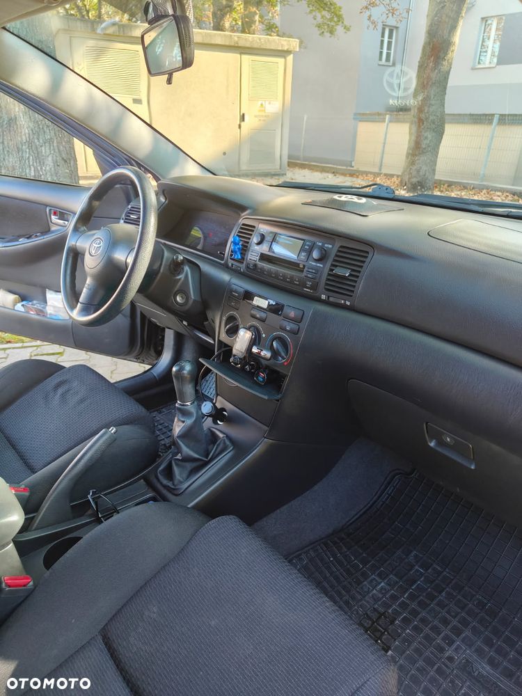 Toyota Corolla - 8