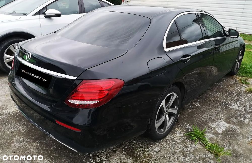 Mercedes-Benz Klasa E 300 9G-TRONIC - 5
