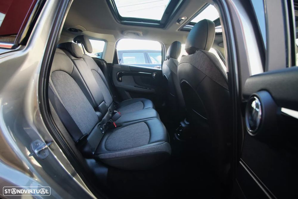 MINI Countryman Cooper SE ALL4 Auto - 26