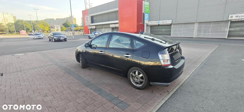 Toyota Prius - 3