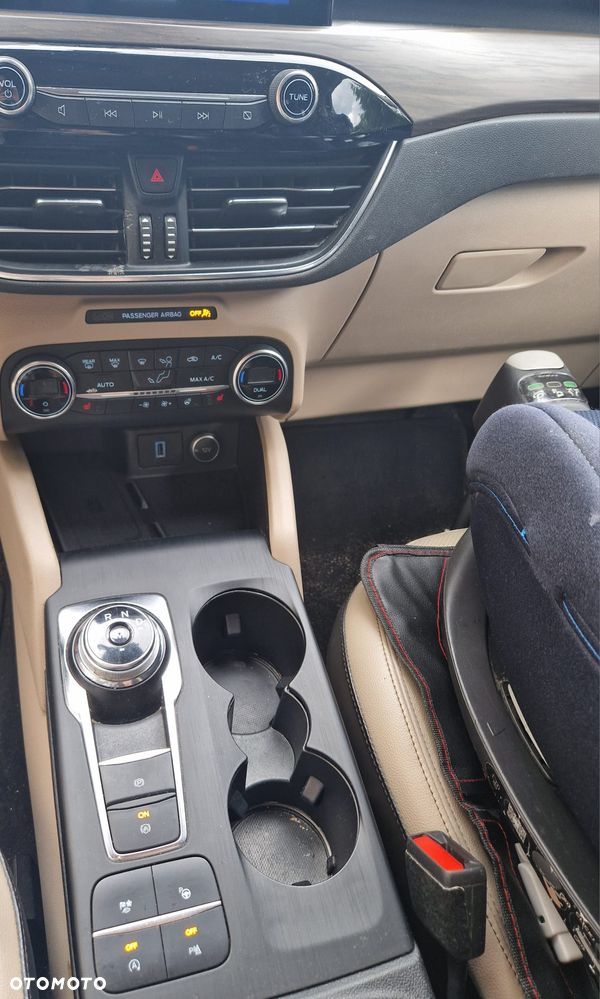 Ford Escape 2.0 EcoBoost AWD Titanium - 12