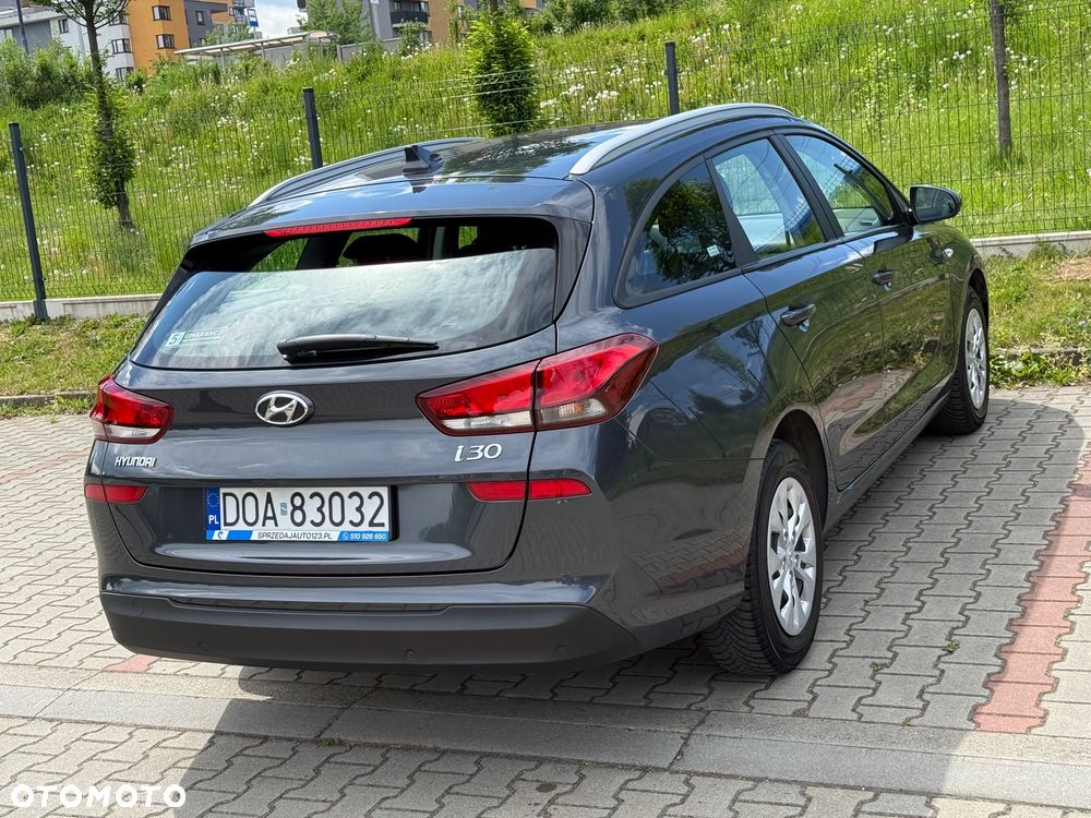 Hyundai i30 1.5 DPI Classic + - 23