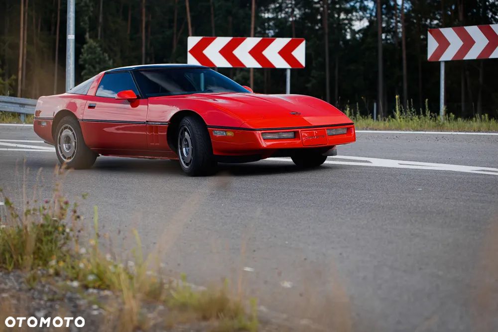 Chevrolet Corvette - 4