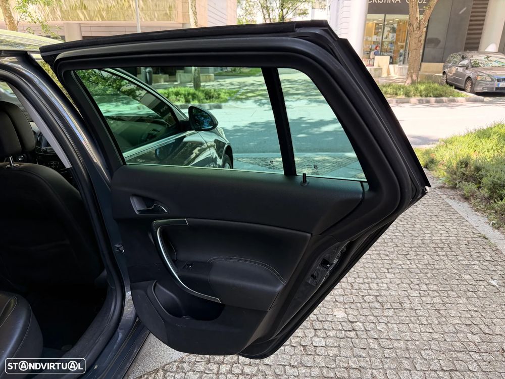 Opel Insignia Sports Tourer 1.6 CDTi Cosmo S/S J17 - 21