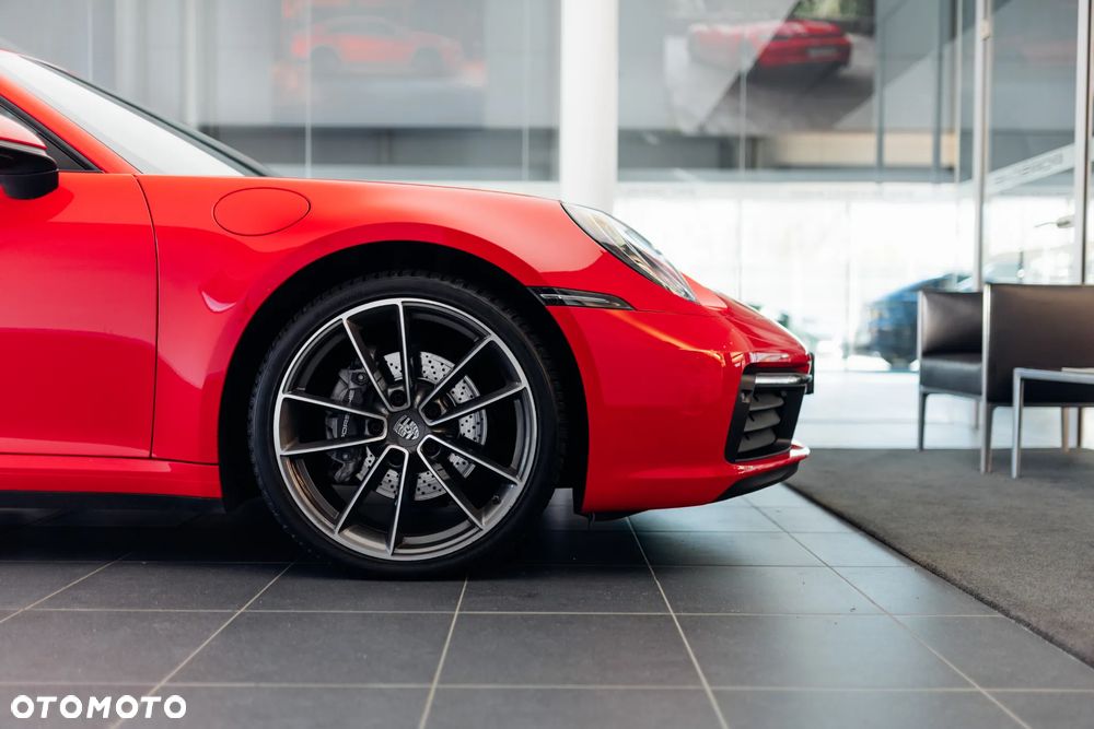 Porsche 911 Carrera - 20