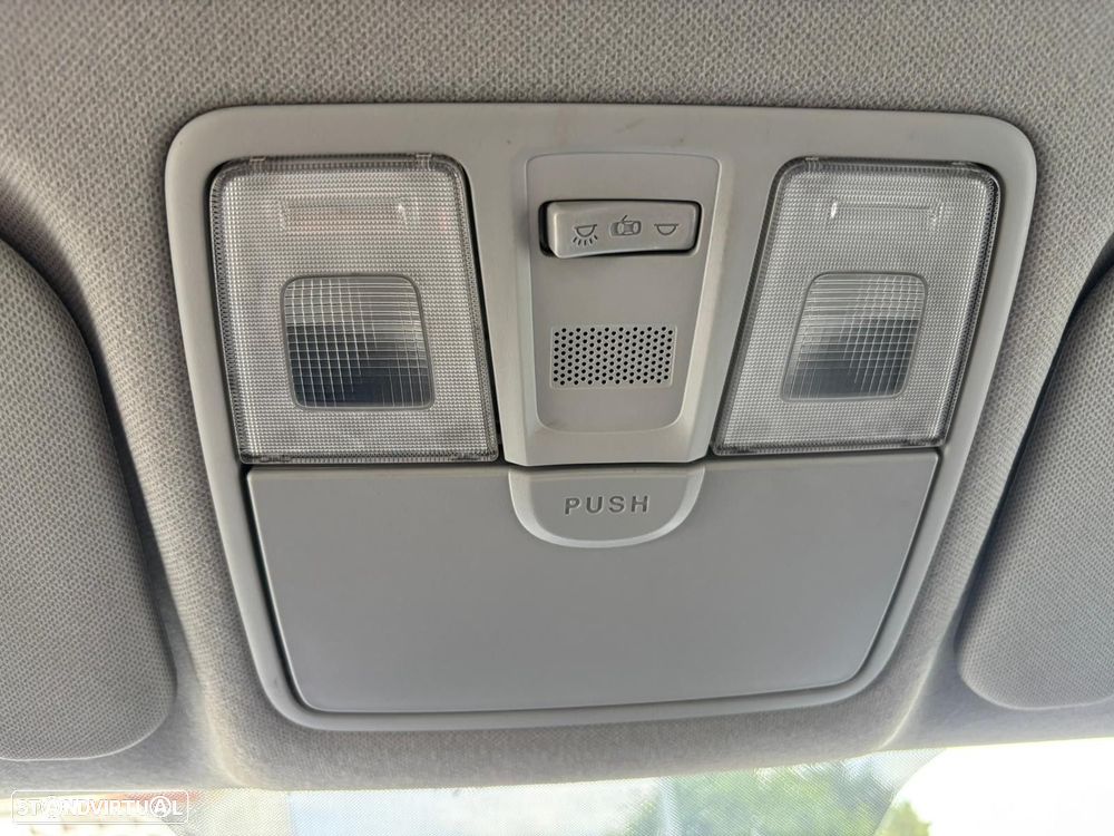 Hyundai i20 1.1 CRDi Access+Bluetooth+Comandos no Volante - 30
