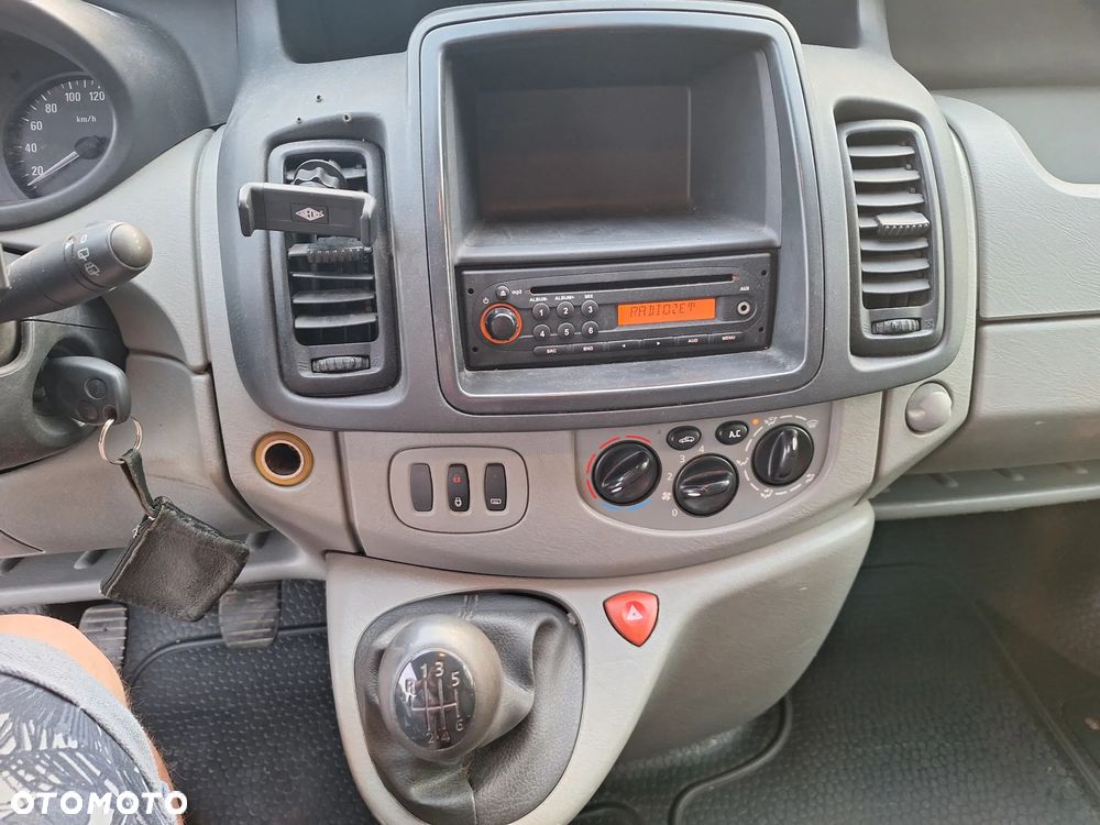 Opel Vivaro - 11