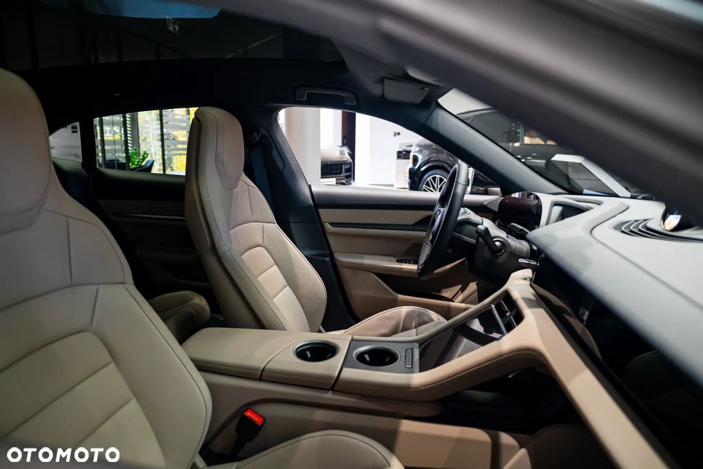 Porsche Taycan 105kWh 4 Cross Turismo - 19