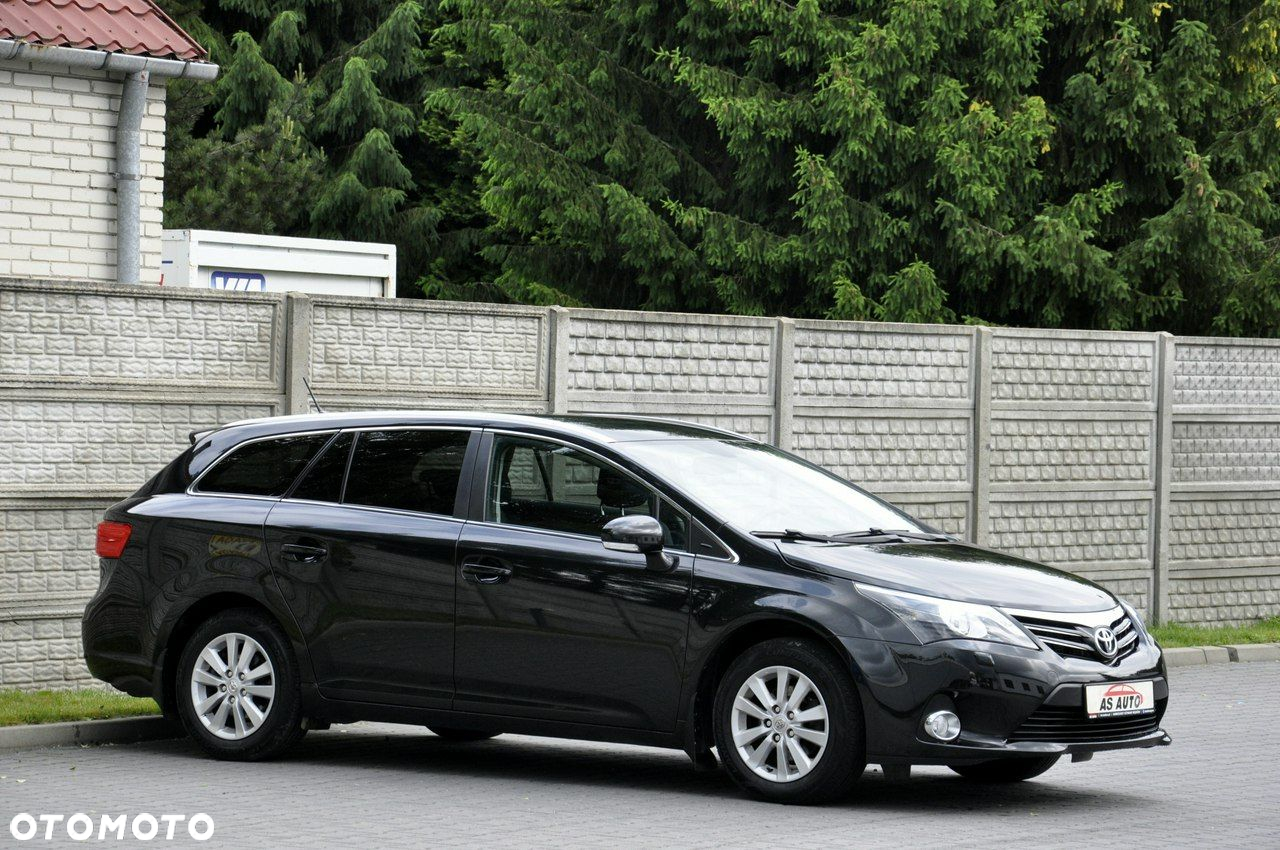 Toyota Avensis 1.8 Sol - 27