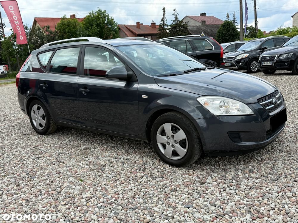 Kia Ceed Cee'd 1.6 Crdi Comfort + - 2