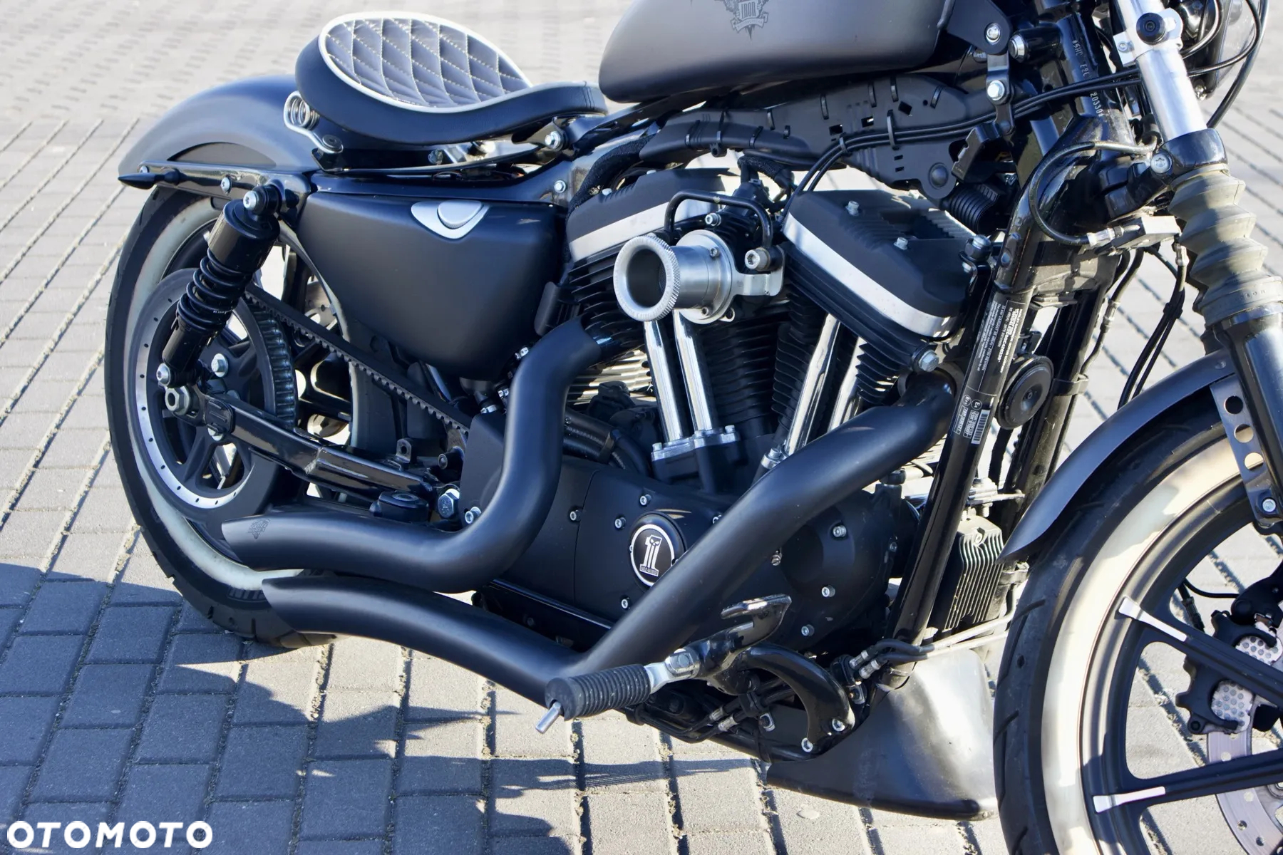Harley-Davidson Sportster Iron 883 - 2