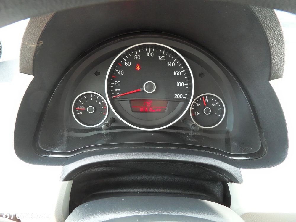 Volkswagen up! take - 16