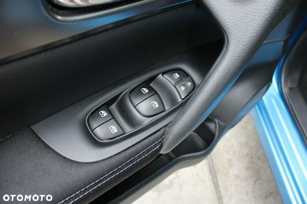 Nissan Qashqai 1.6 DIG-T N-Connecta - 28