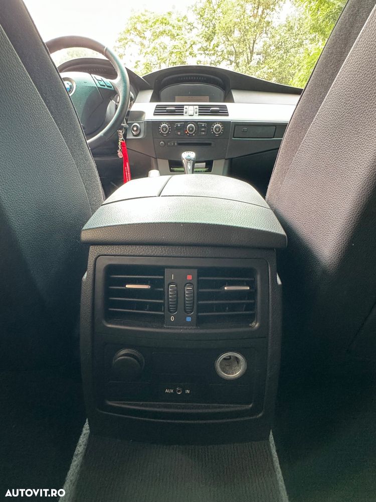 BMW Seria 5 520d - 24