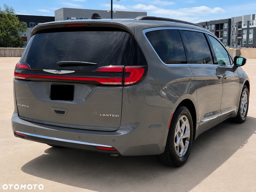 Chrysler Pacifica - 5