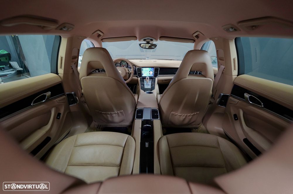 Porsche Panamera 4 PDK - 28