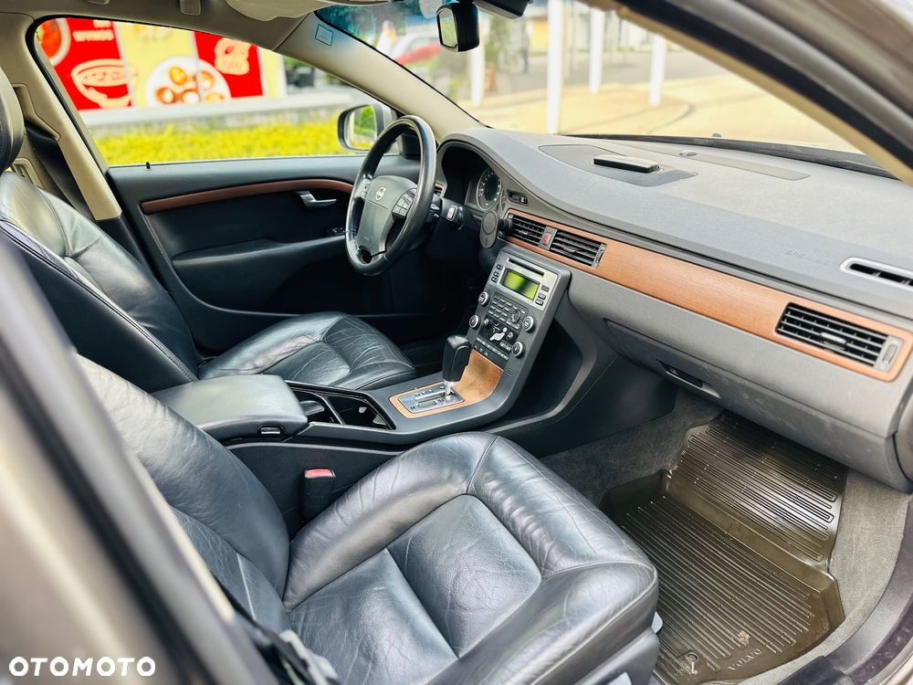 Volvo V70 D5 Summum - 17