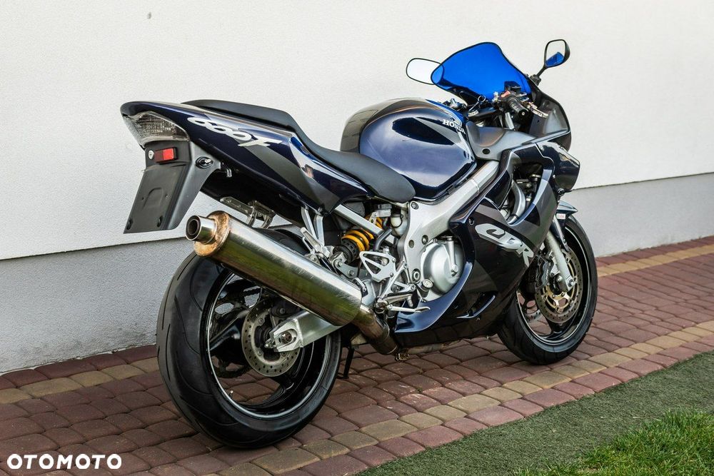 Honda CBR - 3