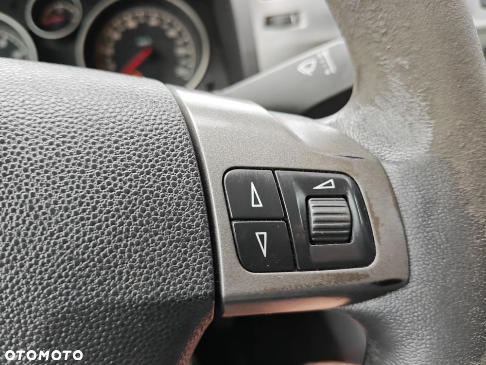 Kia Carnival V6 Executive - 33