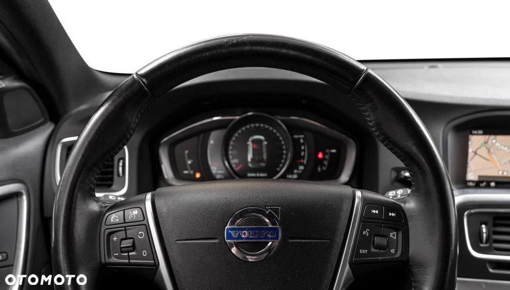 Volvo V60 D4 AWD Geartronic R-Design - 13