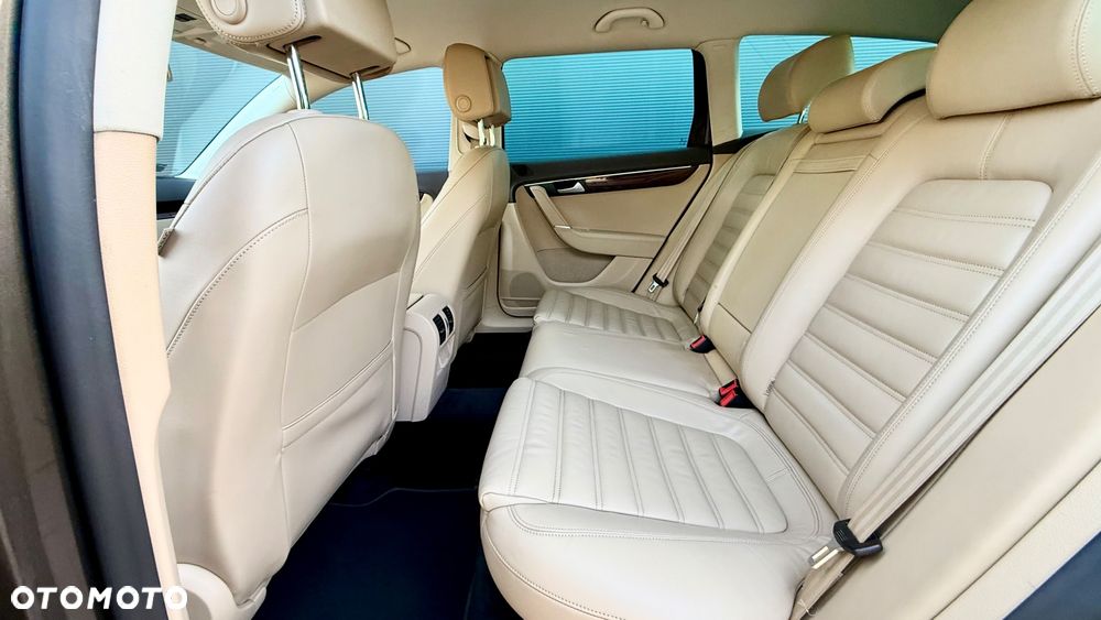 Volkswagen Passat 2.0 TDI DPF Highline - 6