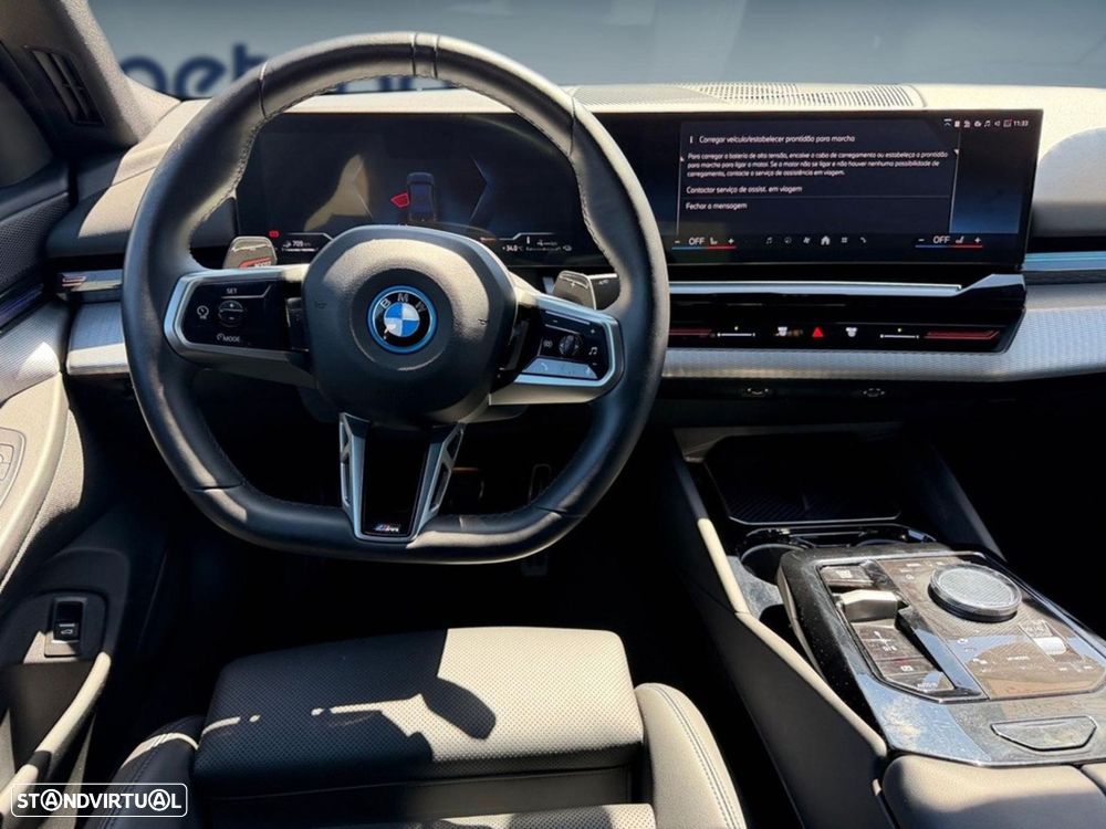BMW 530 e Pack Desportivo M - 11