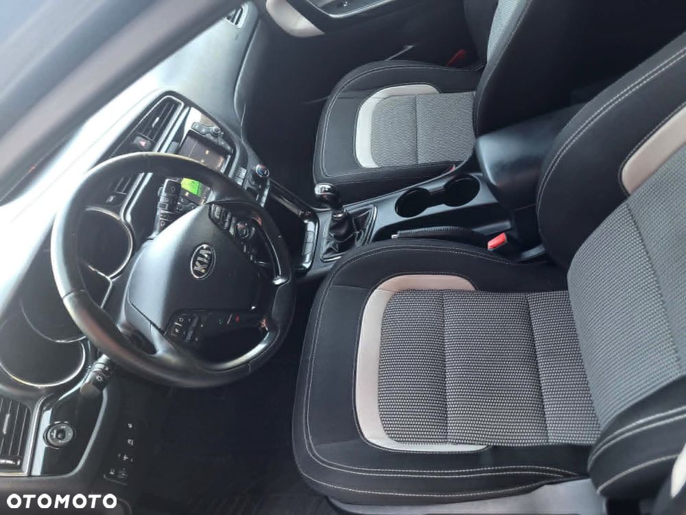 Kia Ceed 1.4 CVVT ISG Dream-Team Edition - 9