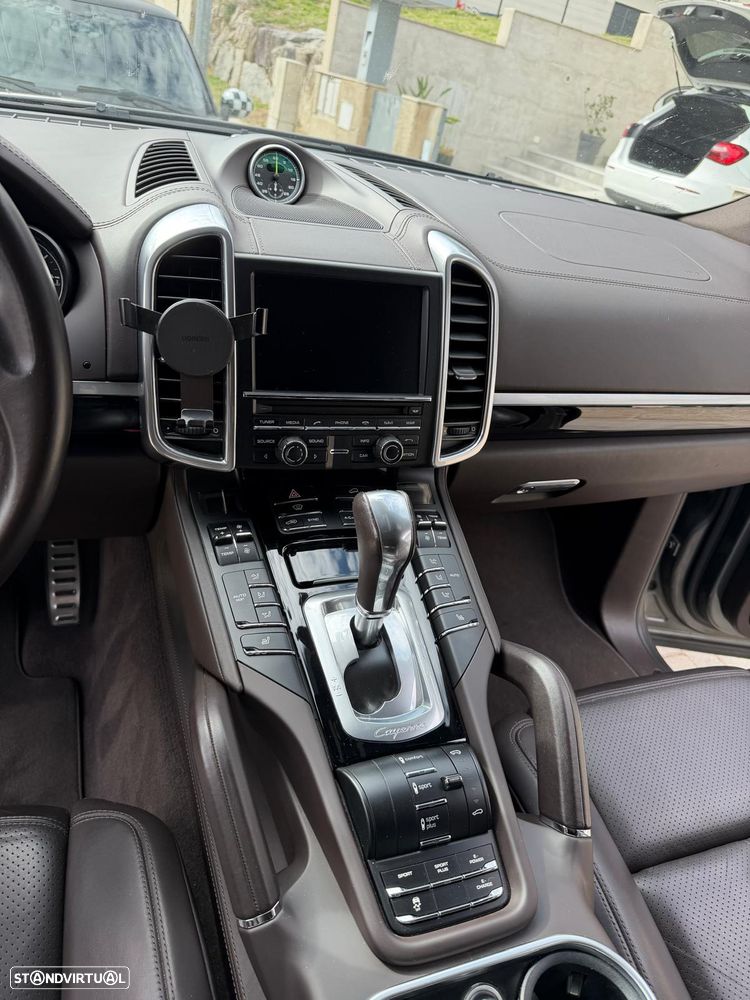 Porsche Cayenne S - 9