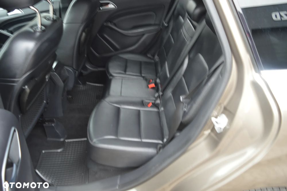 Mercedes-Benz Klasa B 180 CDI (BlueEFFICIENCY) - 16