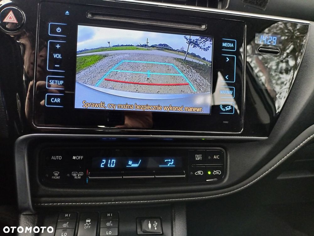 Toyota Auris Hybrid 135 Prestige - 18