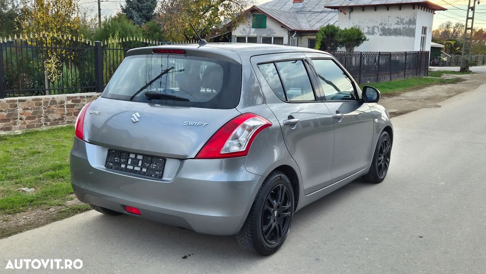 Suzuki Swift - 4
