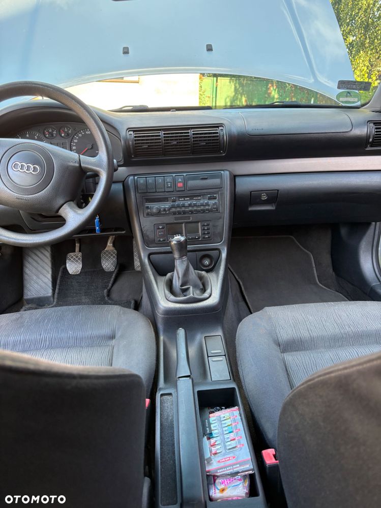 Audi A4 Limousine - 6