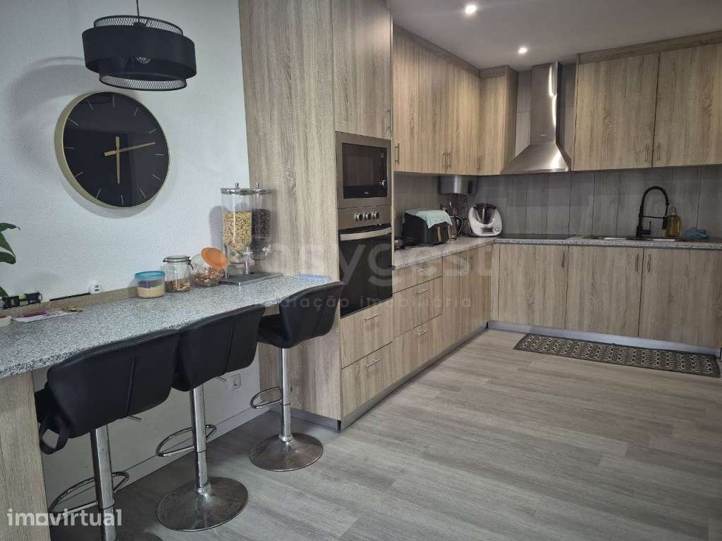 Moradia Renovada com boa exposição solar - Grande imagem: 3/22